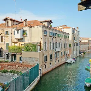 https://dolcevita-apartments-n-465-biennale.hotelslidodijesolo.com