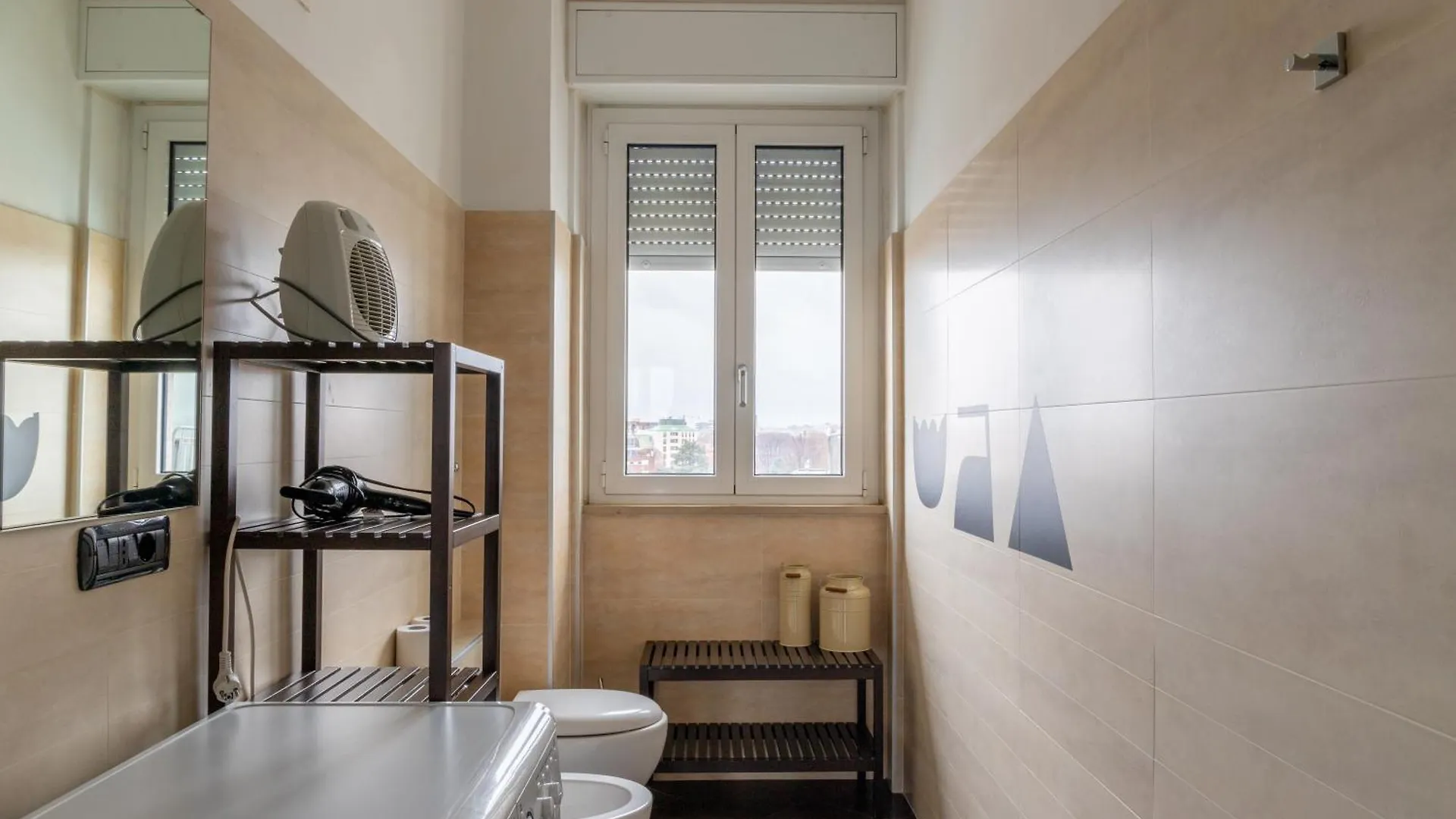 Milan Panoramic Views, Central Location Apartment